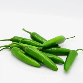 Puñado de chiles serranos